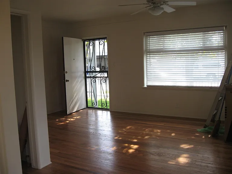 3804 Minerva Ave — Photo 11