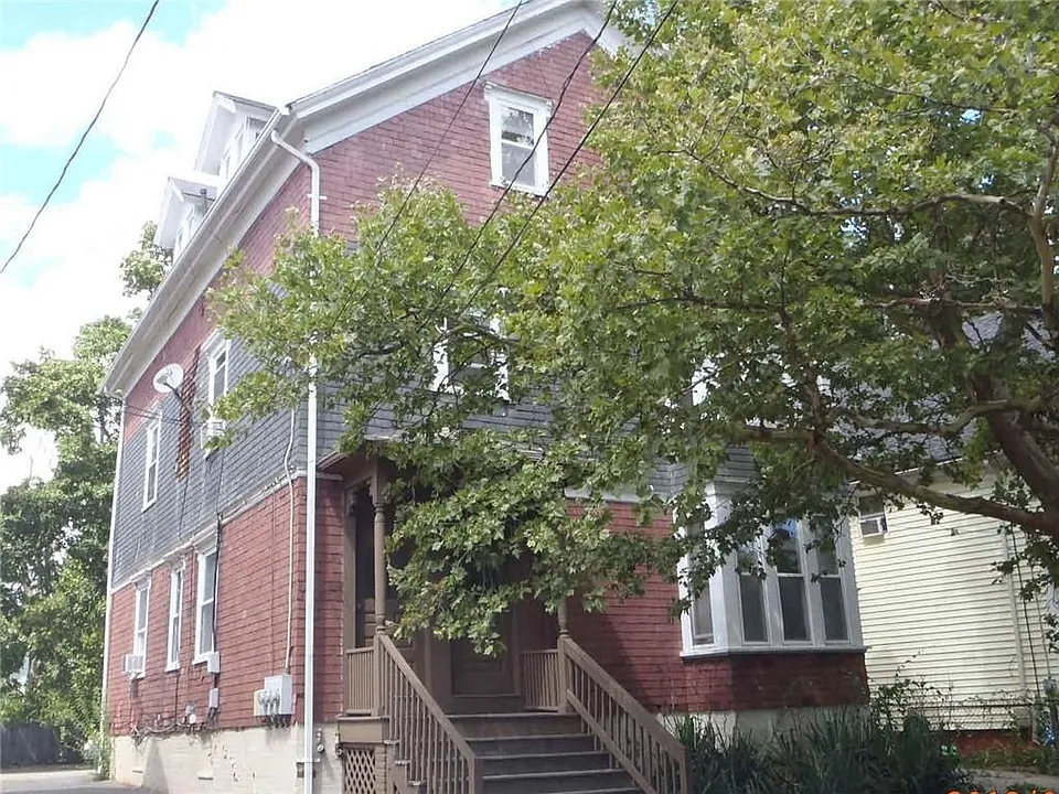 171 Montgomery Ave #3