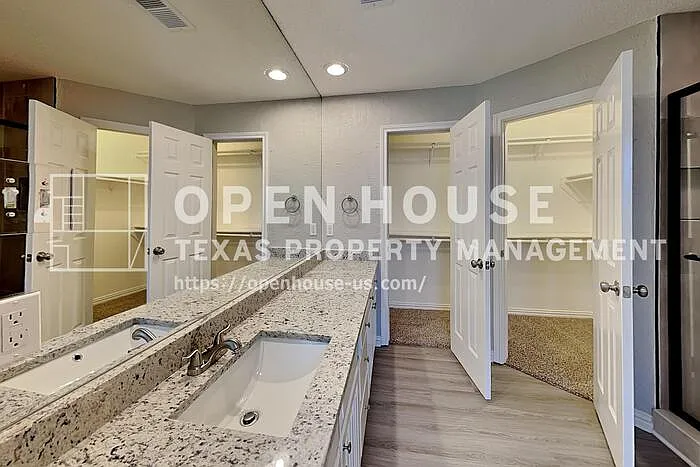 6117 Courtside Dr — Photo 10