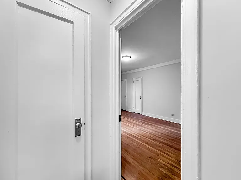 1685 E 5th St #5H — Photo 3