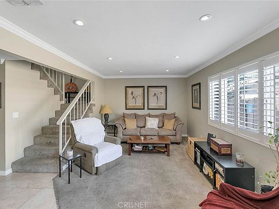 4th image of 343 W Annandale Ln