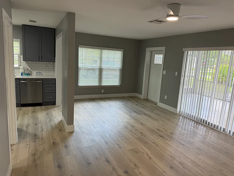 3104 Saint Clair Ave — Photo 21