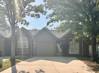 574 Cahaba Manor Dr, Pelham, AL 35124