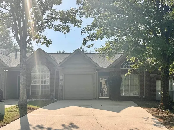 574 Cahaba Manor Dr, Pelham, AL 35124