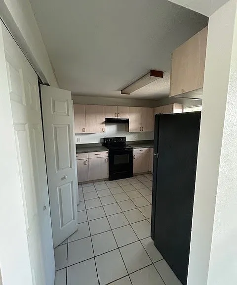 1052 Highland St — Photo 5