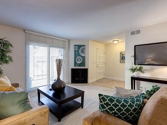 4th image of 3121 Loma Verde Dr APT 28
