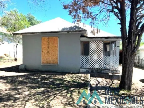 705 N 1st St, Raton, NM 87740