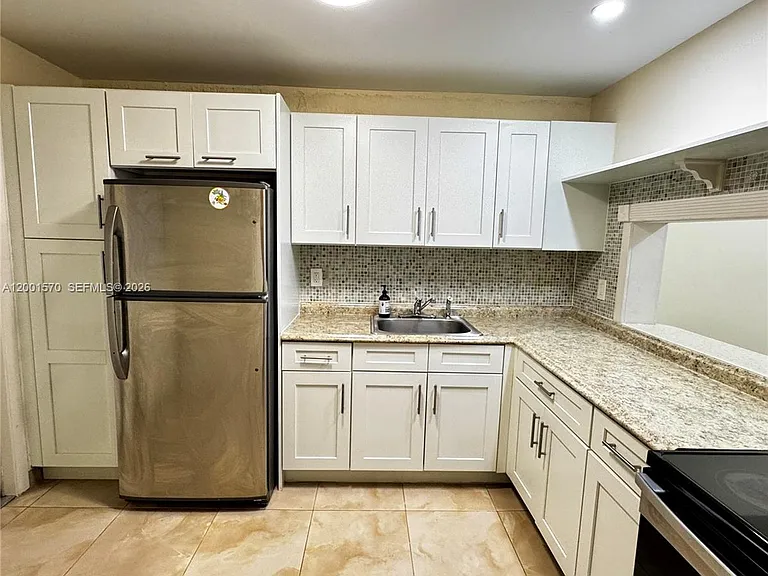 215 SE 3rd Ave #203A — Photo 2