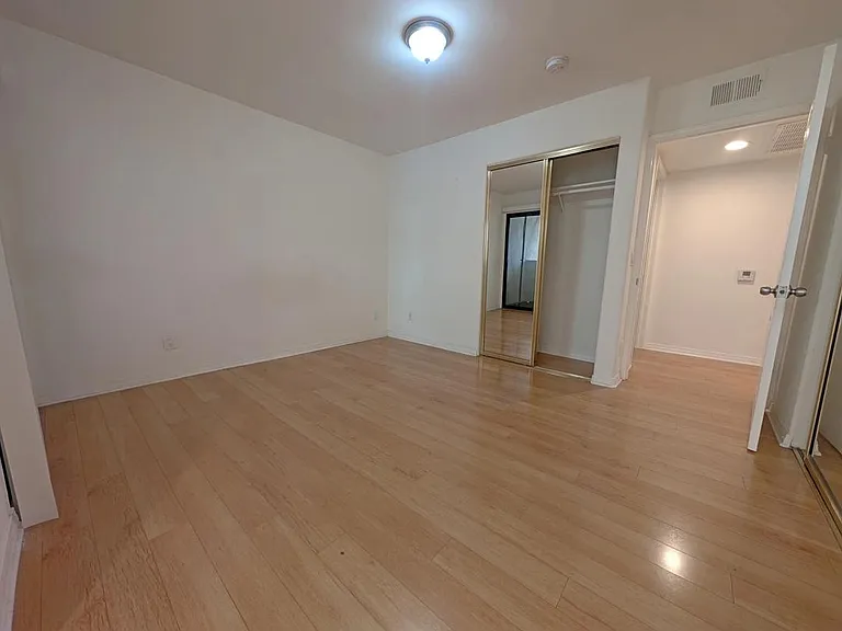 305 N Cedar St #204 — Photo 13