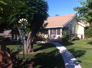 411 6th Avenue Dr, Kingsburg, CA