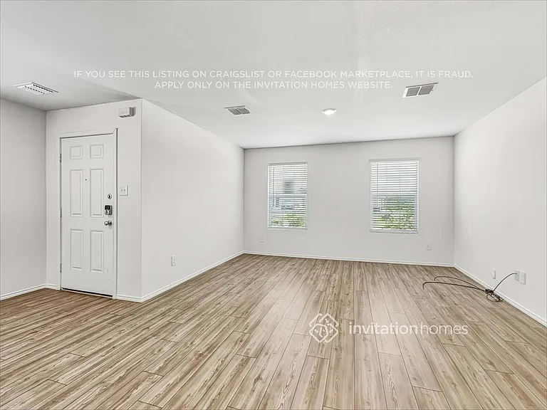 3218 Crestone Dr — Photo 3