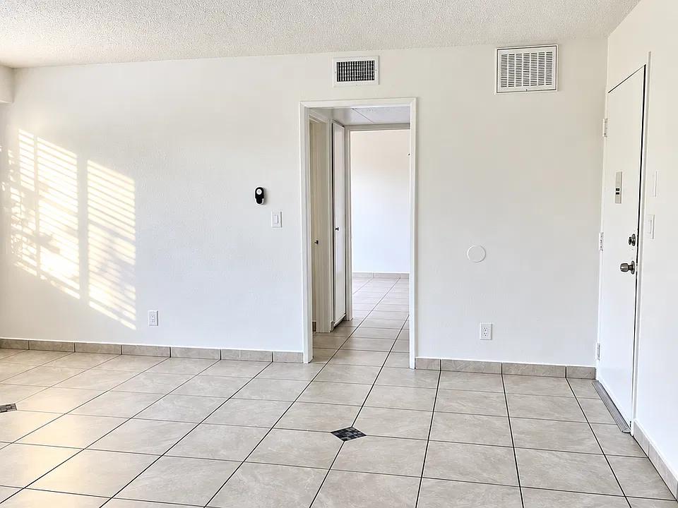 8513 Cedros Ave #3