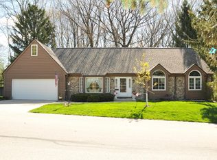 3830 S Oakridge Ct, Milwaukee, WI 53228