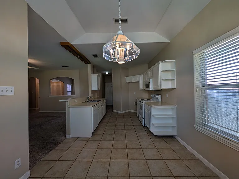 947 River Rock — Photo 13