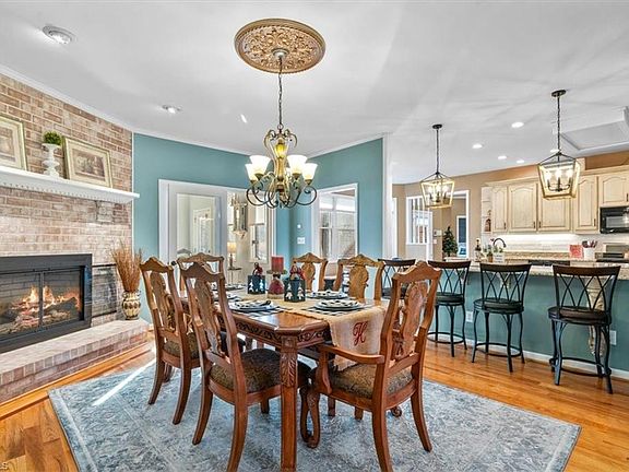 5th image of 7207 Laurel Point Dr