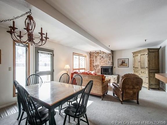 5th image of 1524 Deer Valley Dr N
