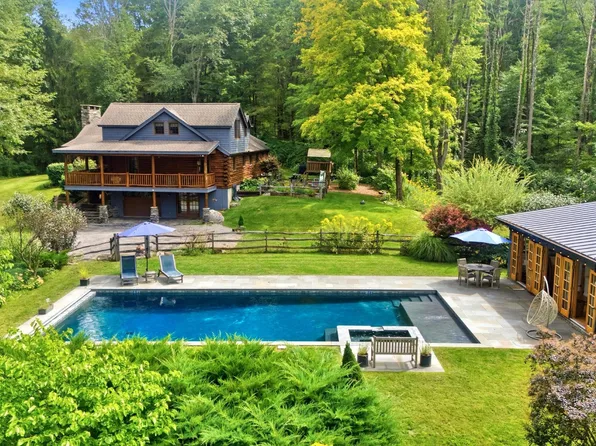 4 Glendale Rd, West Stockbridge, MA 01266