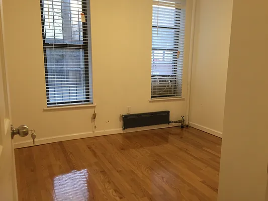 Rented by Veracity NYC LLC | media 11