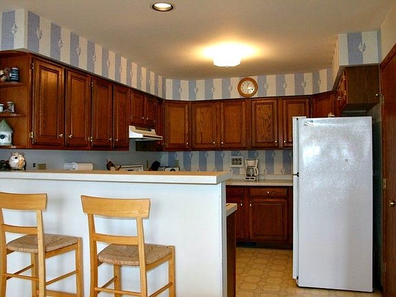 4th image of 953 Round Oak Ct