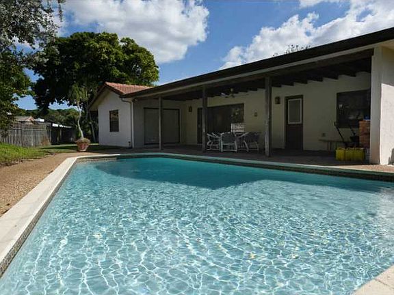5th image of 1784 NW 92nd Cir