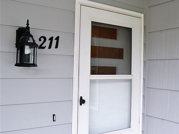 3rd image of 211 Lindsey Ave
