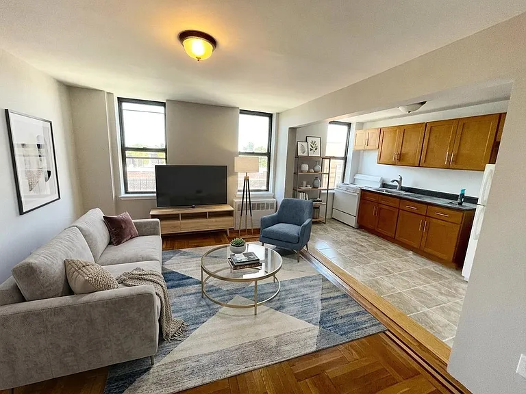 585 E 21st St #3H — Photo 3