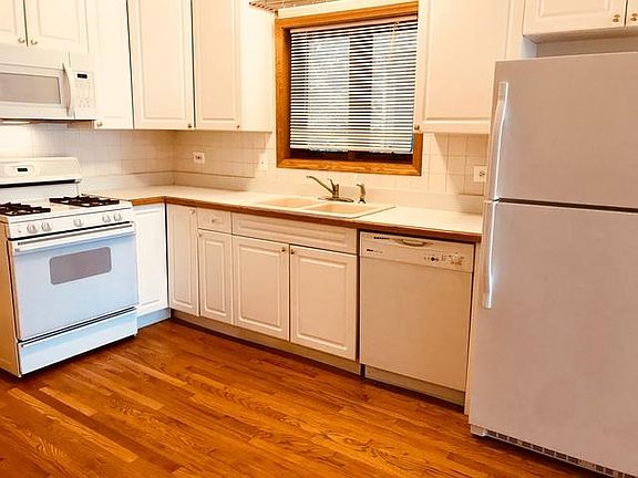 2nd image of 2033 W Huron St #2SE