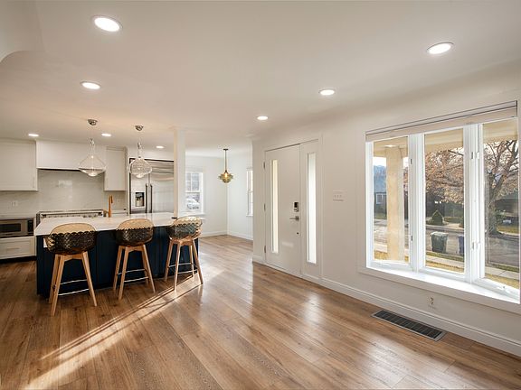 2nd image of 533 E Downington Ave #1
