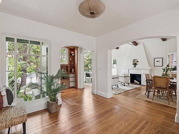 5th image of 2370 Marin Ave