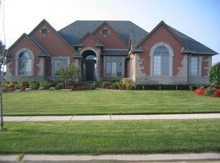 8750 Prestwick Ln, Washington Twp, MI 48095