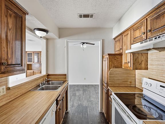 5th image of 409 Gabe Ct