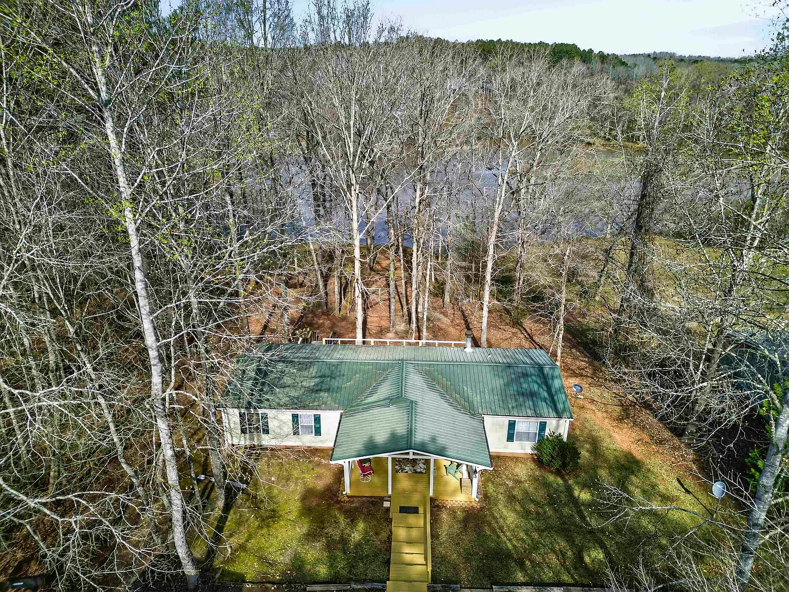 163 Edgewater Dr photo 1