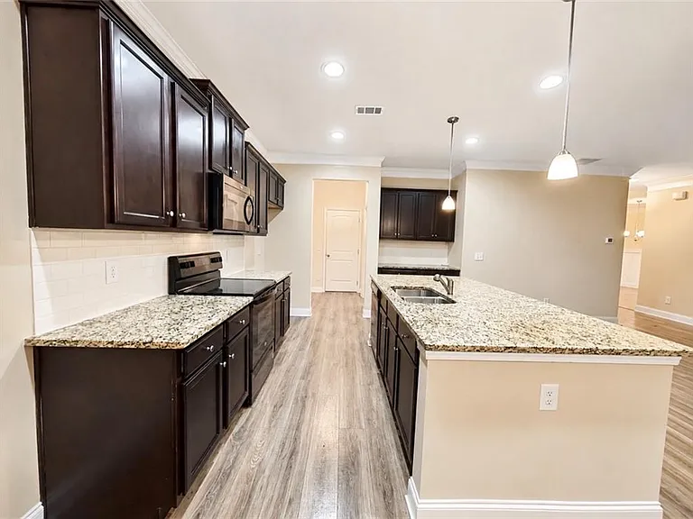 757 Laurel Cove Dr — Photo 9