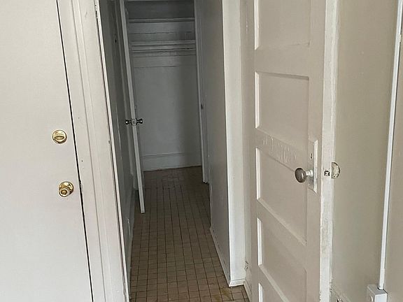 5th image of 4832 Cedar Ave Floor 2