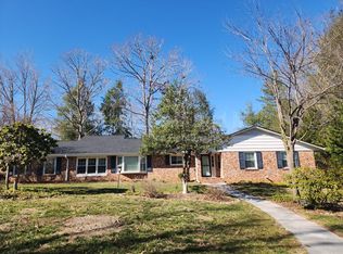 1220 Woodmont Dr, Hendersonville, NC 28791