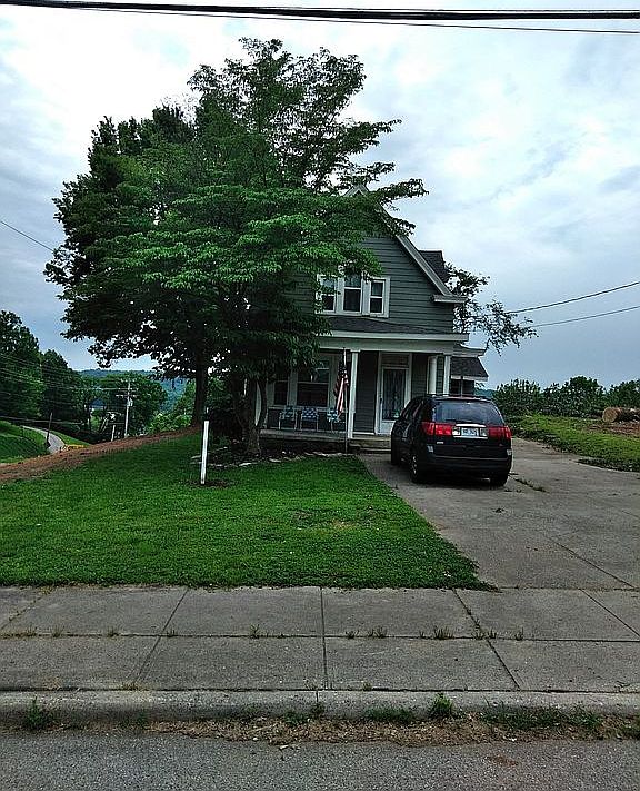1st image of 7 W Harrison Ave
