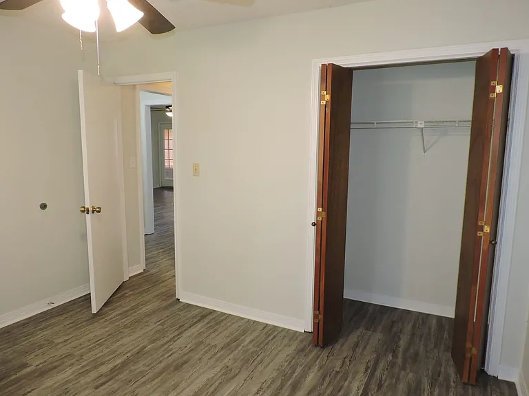 2780 Honeywood Dr — Photo 20