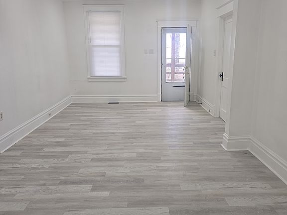 3rd image of 4214 Cambridge St APT 1