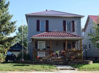 132 4th St NE, Strasburg, OH