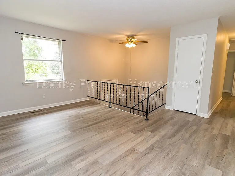 7205 Sterling Rd — Photo 2