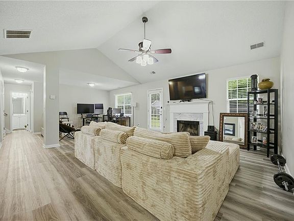 2nd image of 220 Ashland Manor Dr