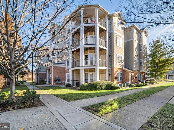2nd image of 19621 Galway Bay Cir APT 202
