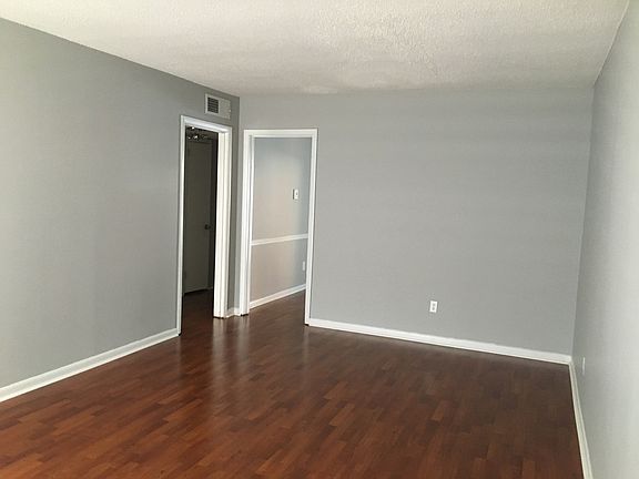2nd image of 3630 Clairmont Ave #36325