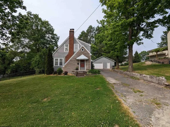 1232 Lions Ave, Morgantown, WV 26505