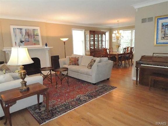 5th image of 8025 Rosiline Dr