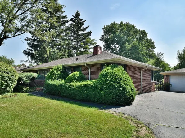 207 N Wolf Rd, Prospect Heights, IL 60070