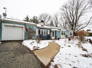 101 E Camp McDonald Rd, Prospect Heights, IL 60070