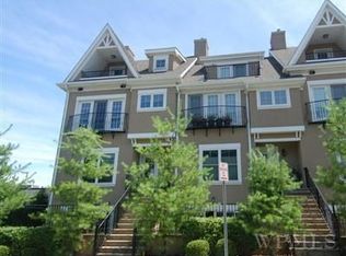 80 Old Boston Post Rd UNIT 28, New Rochelle, NY 10801