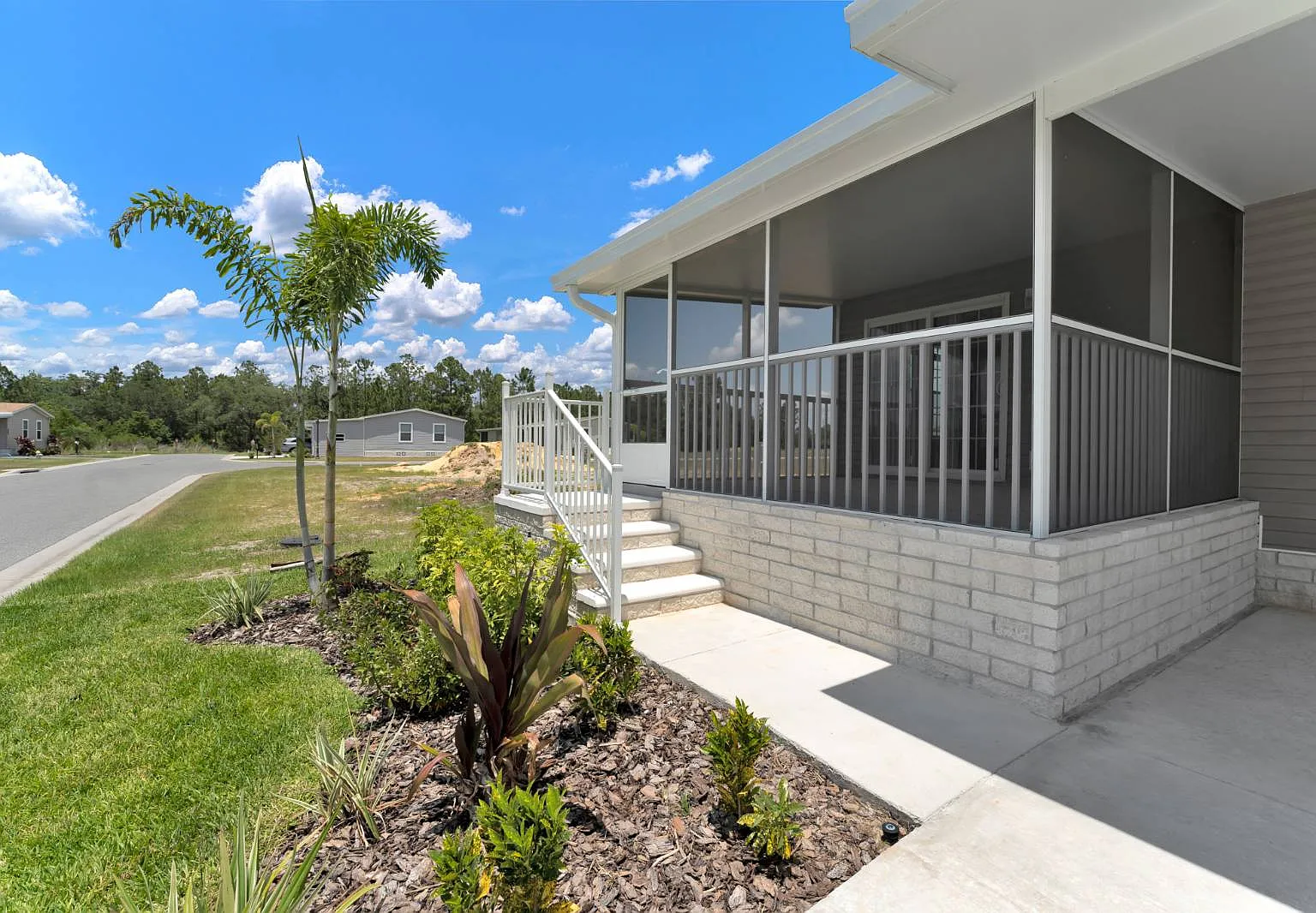 3 bed, 2.0 bath, 1404 sqft, $999 — Photo 3