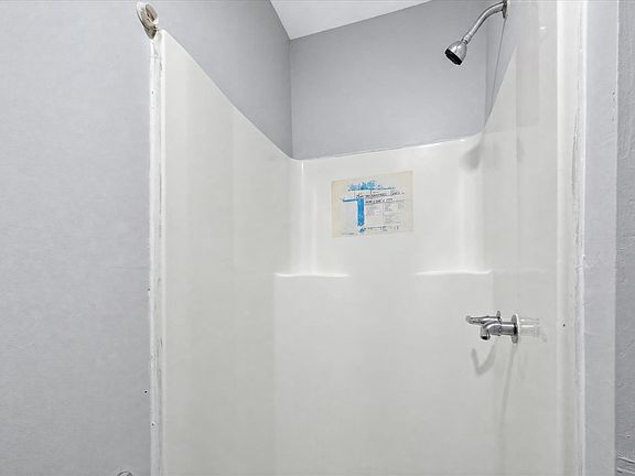 5th image of 3401 Ennis St